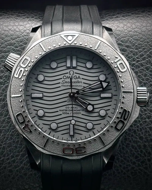 Omega Seamaster Diver 300M "Black Black" 43.5MM Black Dial Rubber Strap (210.92.44.20.01.003)