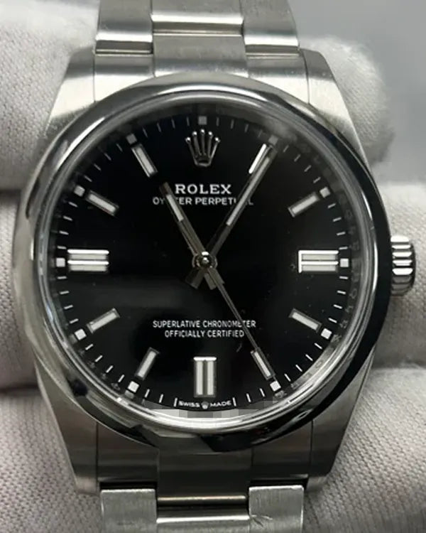 Rolex Oyster Perpetual (126000)