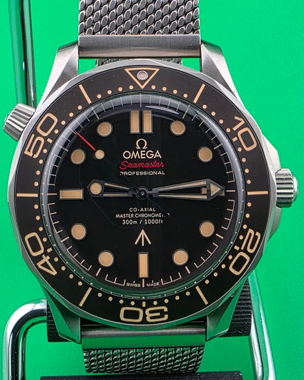 2021 Omega Seamaster Diver 300M "007 Edition" 42MM Brown Dial Titanium Bracelet (210.90.42.20.01.001)