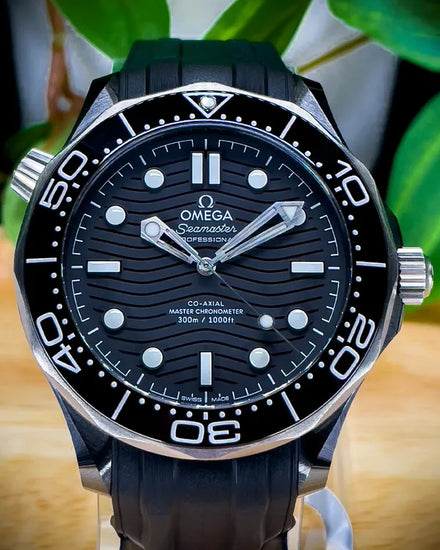2022 Omega Seamaster Diver 300M Ceramic 43.5MM Black Dial Rubber Strap (210.92.44.20.01.001)