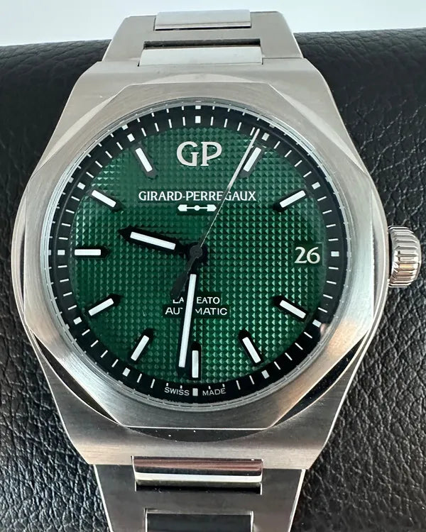 2023 Girard Perregaux Laureato 42MM Green Dial Steel Bracelet (81010.11.3153.1CM)
