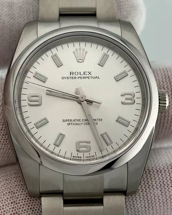 Rolex Oyster Perpetual (114200)