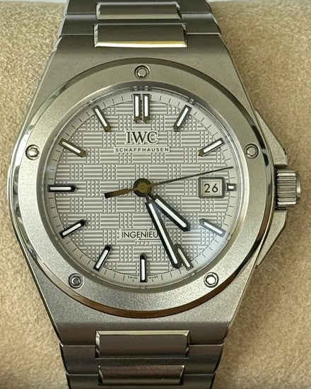 2024 IWC Schaffhausen Ingenieur 40MM Grey Dial Titanium Bracelet (IW328904)