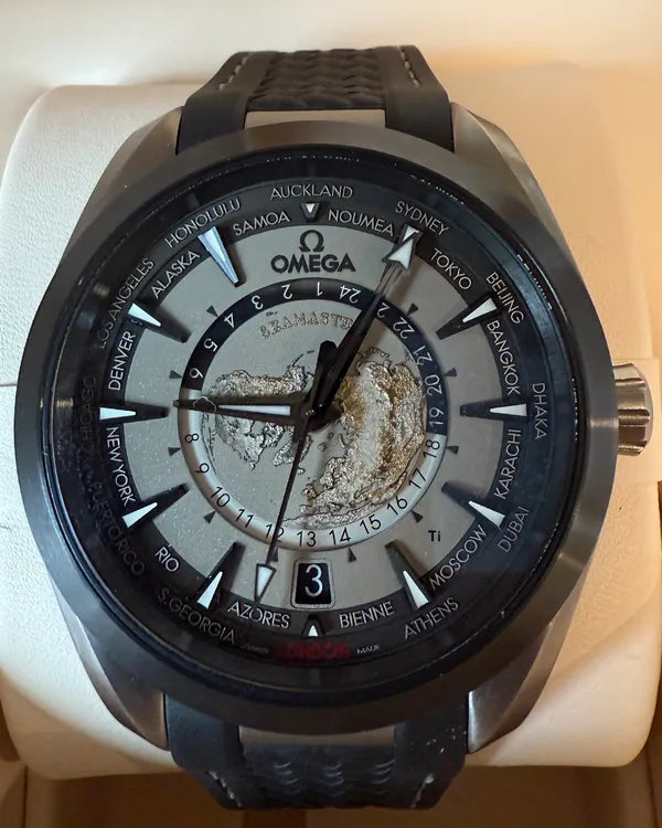 2023 Omega Seamaster Aqua Terra Worldtimer GMT 43MM Grey Dial Rubber Strap (220.92.43.22.99.001)