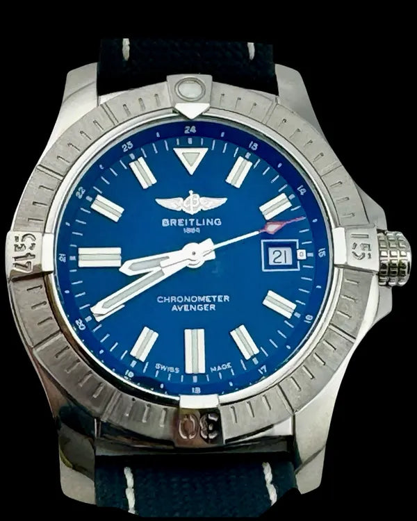 Breitling Avenger (A17318)