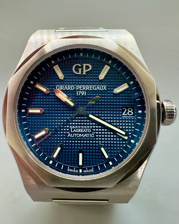 (Albert) Girard Perregaux Laureato (81000-11-431-11A)