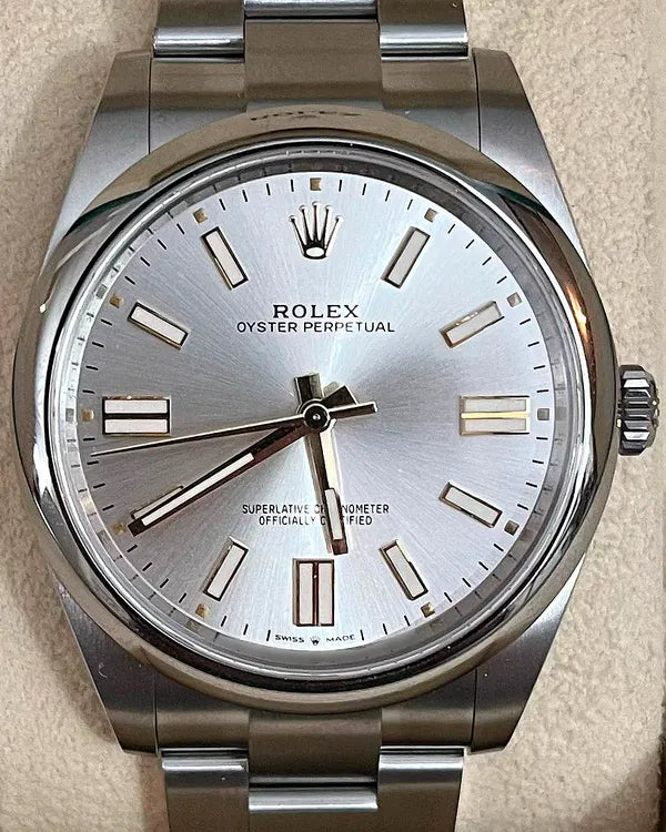 Rolex Oyster Perpetual (124300)