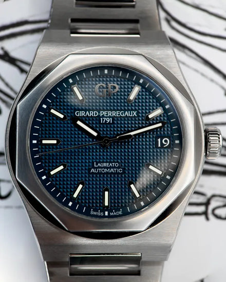 2022 Girard Perregaux Laureato 42MM Blue Dial Steel Bracelet (81010-11-431-11A)