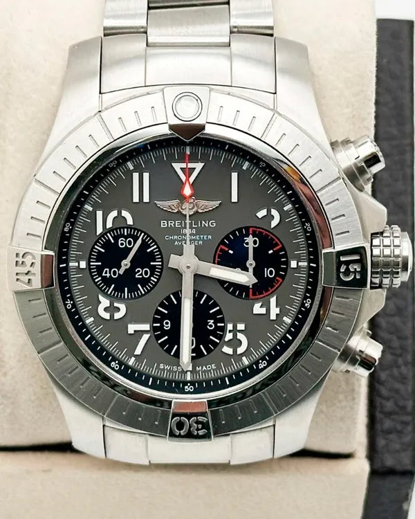 Breitling Avenger (AB0182)