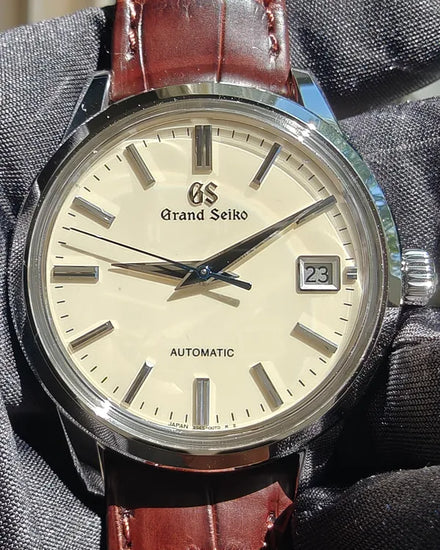2025 Grand Seiko Elegance Collection 39.5MM Champagne Dial Leather Strap (SBGR261G)