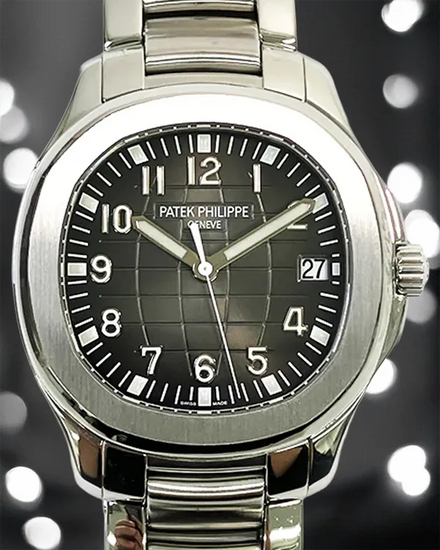 2017 Patek Philippe Aquanaut 40MM Black Dial Steel Bracelet (5167A-001)