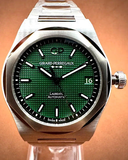 2024 Girard Perregaux Laureato 42MM Green Dial Steel Bracelet (81010.11.3153.1CM)