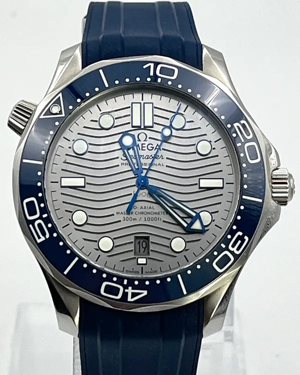 2022 Omega Seamaster Diver 300M 42MM Grey Dial Rubber Srap (210.30.42.20.06.001)