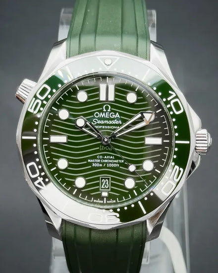 2023 Omega Seamaster Diver 300M "Seaweed" 42MM Green Dial Rubber Strap (210.32.42.20.10.001)