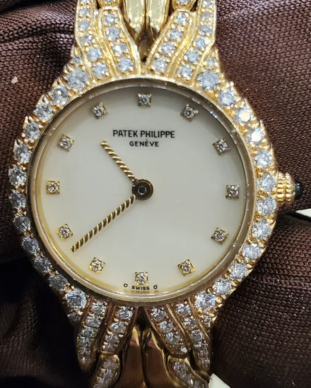 Patek Philippe Vintage La Fulham 23MM Quartz Silver Dial Yellow Gold/Diamonds Bracelet (4816/003)