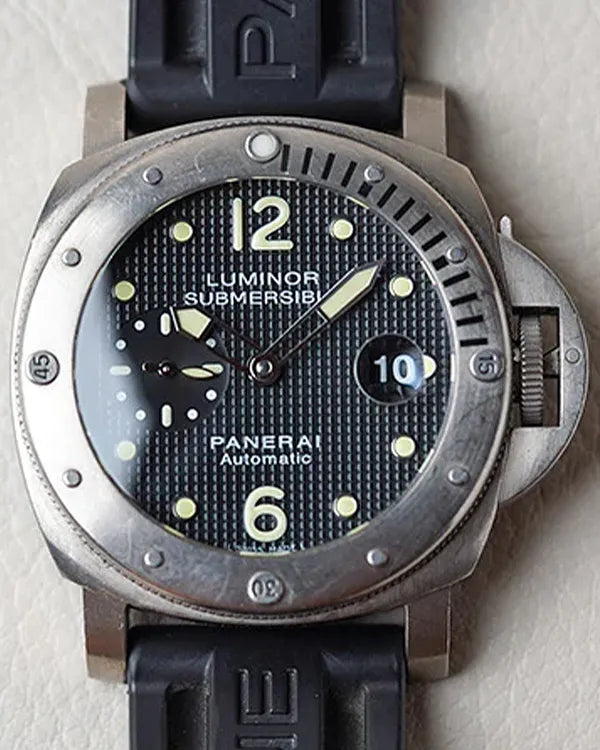 2018 Panerai Luminor 44MM Black Dial Rubber Strap (PAM00025)