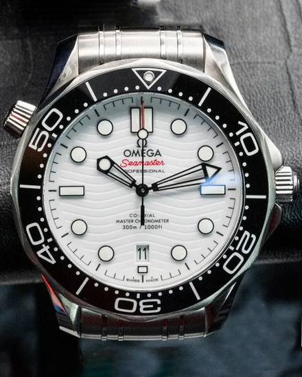 2022 Omega Seamaster Diver 300M 42MM White Dial Steel Bracelet (210.30.42.20.04.001)