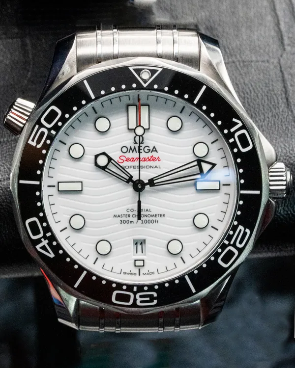 2022 Omega Seamaster Diver 300M 42MM White Dial Steel Bracelet (210.30.42.20.04.001)
