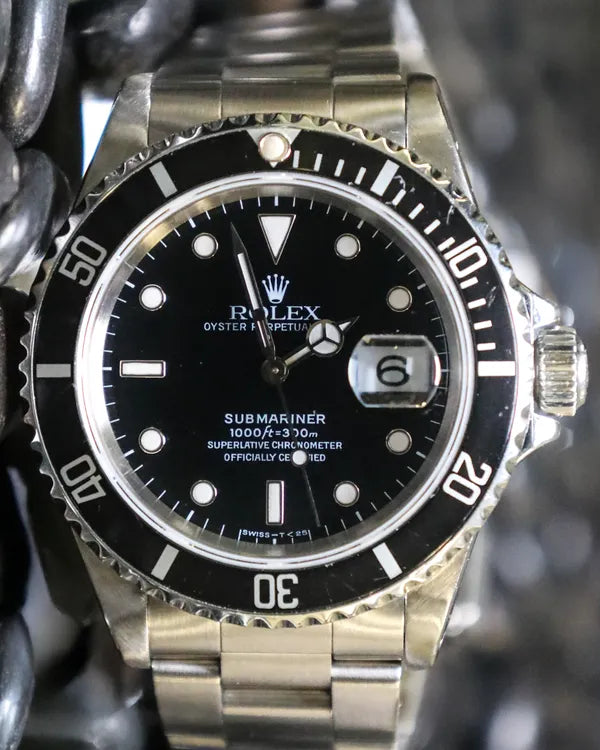 Rolex Submariner Date 40MM Black Dial Oyster Bracelet (16800)