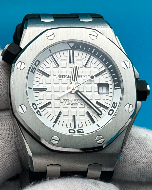 2017 Audemars Piguet Royal Oak Offshore Diver 42MM Silver Dial Rubber Strap (15710ST.OO.A002CA.02)