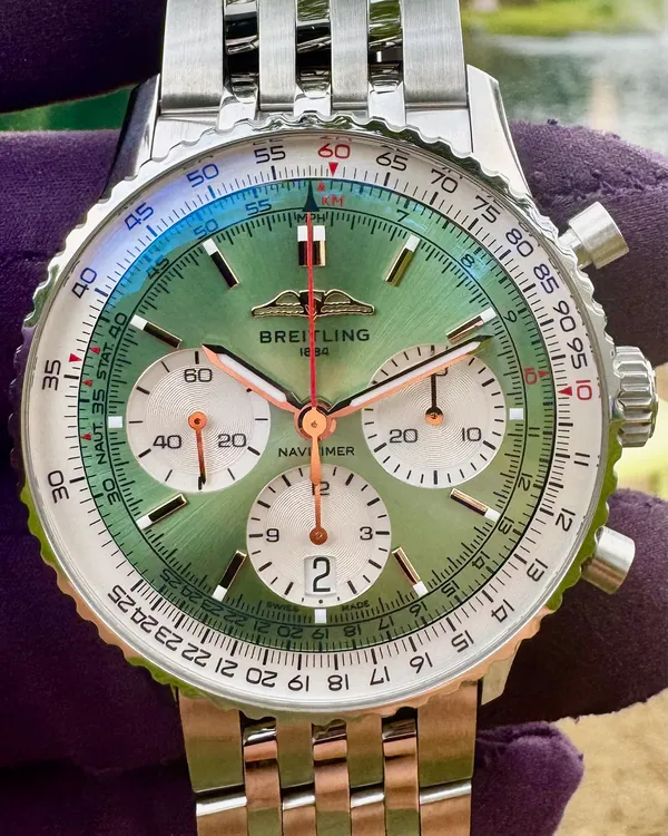 Breitling Navitimer 1 B01 Chronograph 41MM Green Dial Steel Bracelet (AB0139211L1A1)