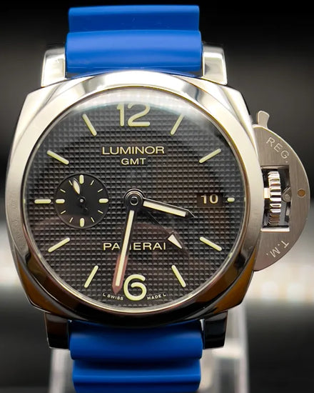 2017 Panerai Luminor 1950 3 Days GMT 42MM Black Dial Rubber Strap (PAM00535)
