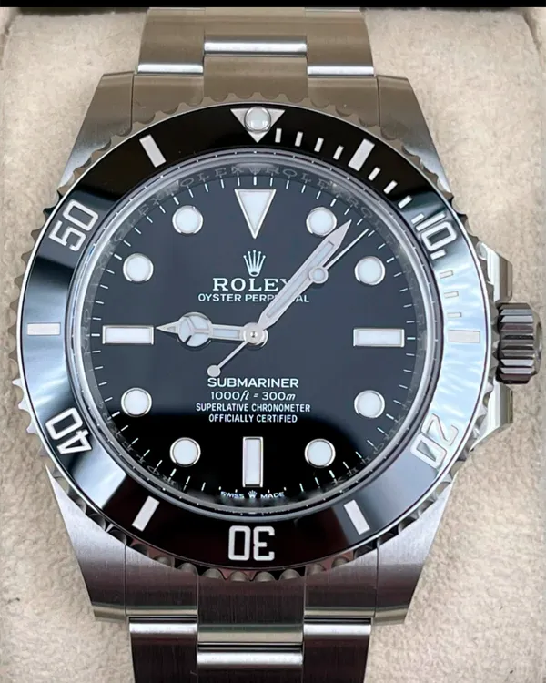 Rolex Submariner (124060)
