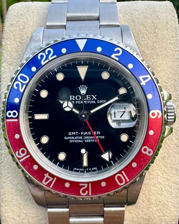 Rolex GMT-Master "Pepsi" 40MM Black Dial Oyster Bracelet (16700)