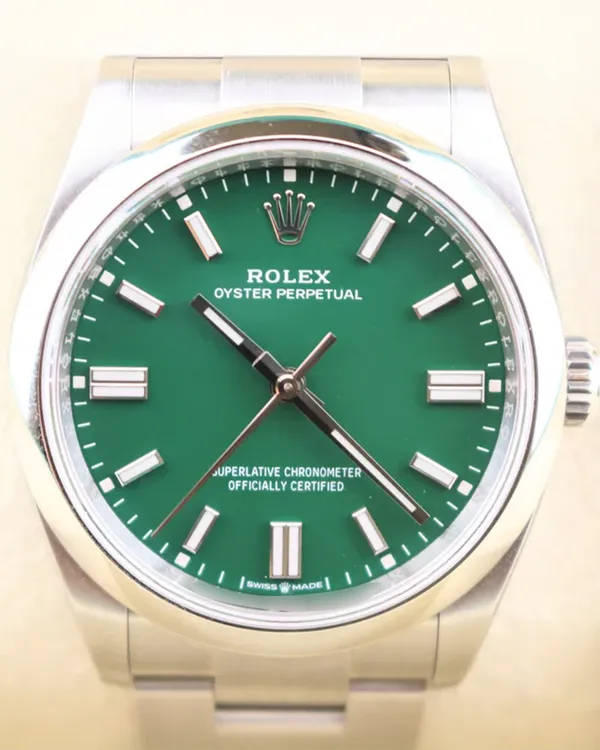 Rolex Oyster Perpetual (126000)
