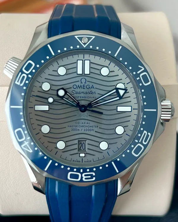 Omega Seamaster Diver 300M 42MM Grey Dial Rubber Strap (210.32.42.20.06.001)