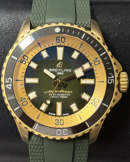 Breitling Superocean 42MM Green Dial Rubber Strap (N17375201L1S1)