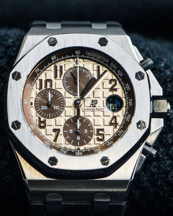 Audemars Piguet Royal Oak Offshore "Safari" 42MM Ivory Dial Rubber Strap (26470ST.OO.A801CR.01)