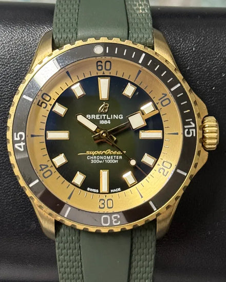 Breitling Superocean 42MM Green Dial Rubber Strap (N17375201L1S1)