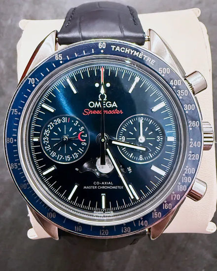 No Reserve - 2020 Omega Speedmaster Moonphase 44.25MM Blue Dial Leather Strap (304.33.44.52.03.001)