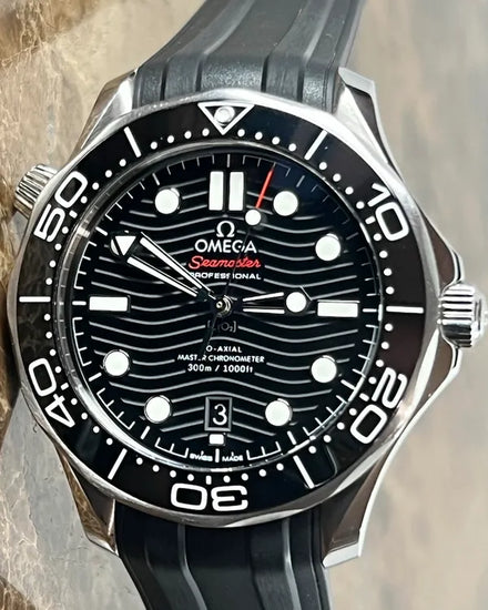 2021 Omega Seamaster Diver 300M 42MM Black Dial Rubber Strap (210.32.42.20.01.001)
