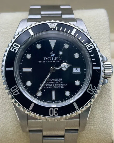 2000 (P Serial) Rolex Sea-Dweller 4000 40MM Black Dial Oyster Bracelet (16600)