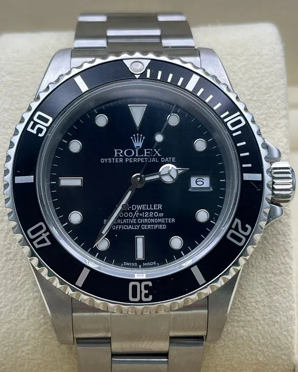 2000 (P Serial) Rolex Sea-Dweller 4000 40MM Black Dial Oyster Bracelet (16600)