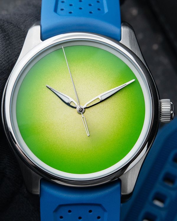 2025 H. Moser & Cie. Pioneer Centre Seconds Concept 42.8MM Green "Citrus" Dial Rubber Strap (3201-1204)