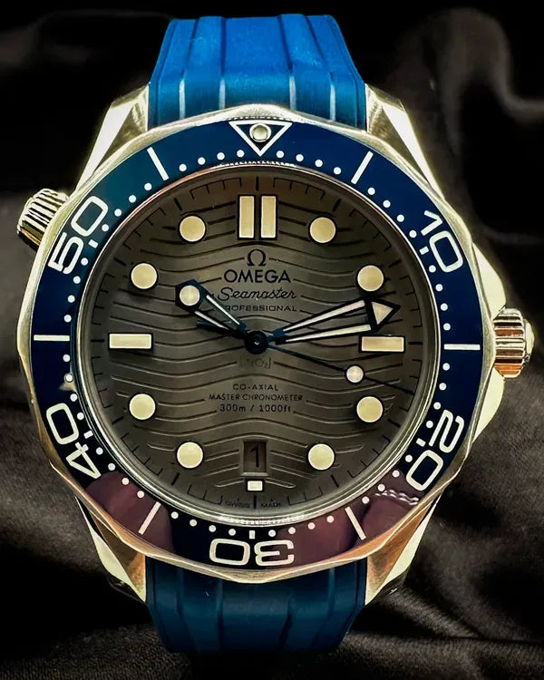 Omega Seamaster Diver 300M 42MM Grey Dial Rubber Strap (210.32.42.20.06.001)