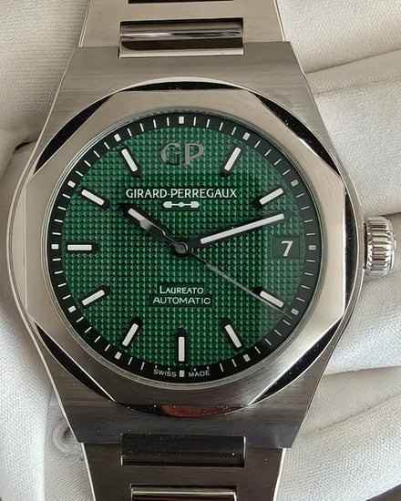 2025 Girard Perregaux Laureato 42MM Green Dial Steel Bracelet (81010.11.3153.1CM)