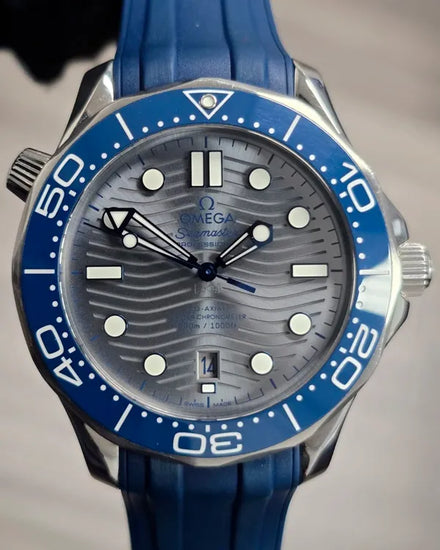 2021 Omega Seamaster Diver 300M 42MM Grey Dial Rubber Strap (210.32.42.20.06.001)