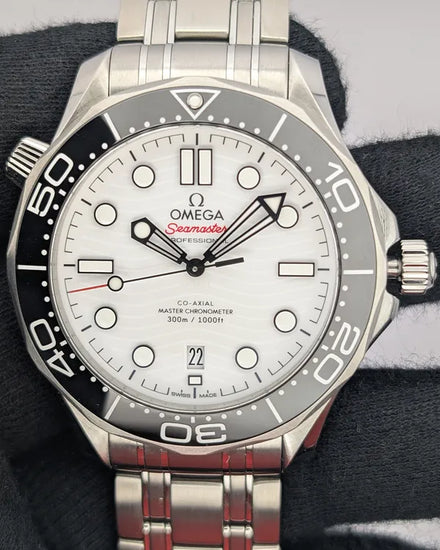 2025 Omega Seamaster Diver 300M 42MM White Dial Steel Bracelet (210.30.42.20.04.001)