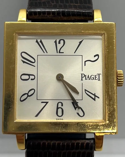 Piaget Altiplano 18K Gold 30MM Quartz Silver Dial Leather Strap (50930)