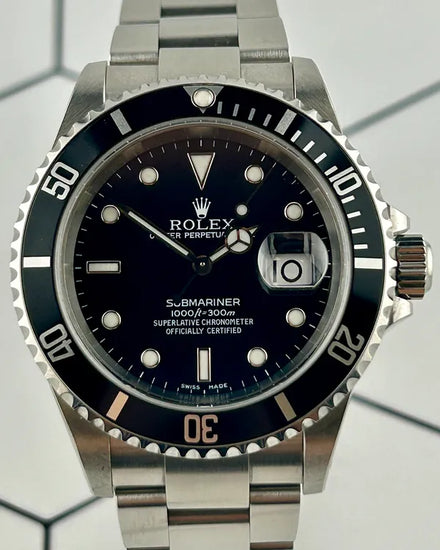 2001 Rolex Submariner Date 40MM Black Dial Oyster Bracelet (16610)