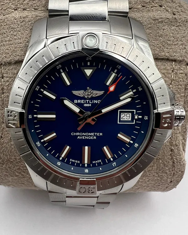 Breitling Avenger (A17318)