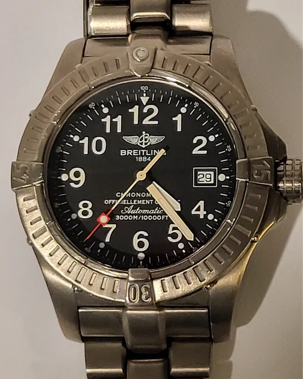 Breitling Avenger (E17370)