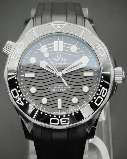 2021 Omega Seamaster Diver 300M 43.5MM Black Dial Rubber Strap (210.92.44.20.01.001)