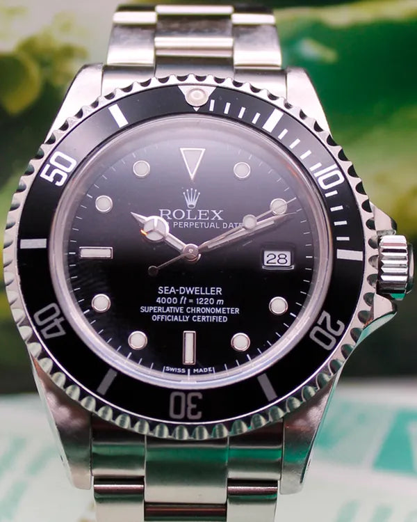 Rolex Sea-Dweller 4000 40MM Black Dial Oyster Bracelet (16600)