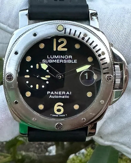 2004 Panerai Submersible Luminor 44MM Black Dial Rubber Strap (PAM00024)