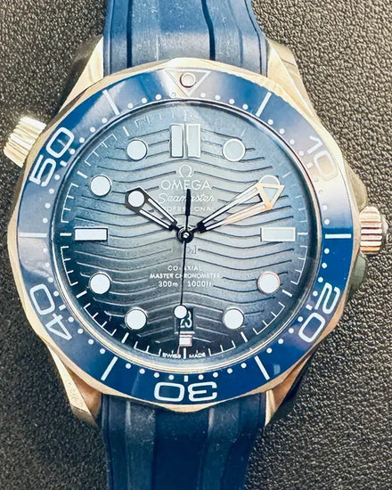 2023 Omega Seamaster Diver 300M "Summer Blue" 42MM Blue Dial Rubber Strap (210.32.42.20.03.002)
